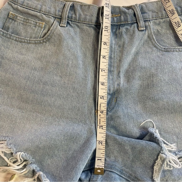 Cello Women's Distressed Cut Off Denim Shorts Size Large - Picture 12 of 13